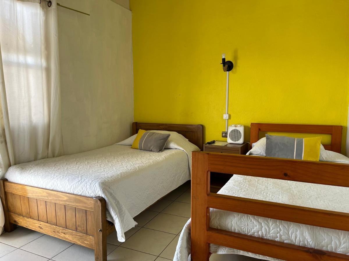 לה סרנה Hostal Avenue מראה חיצוני תמונה