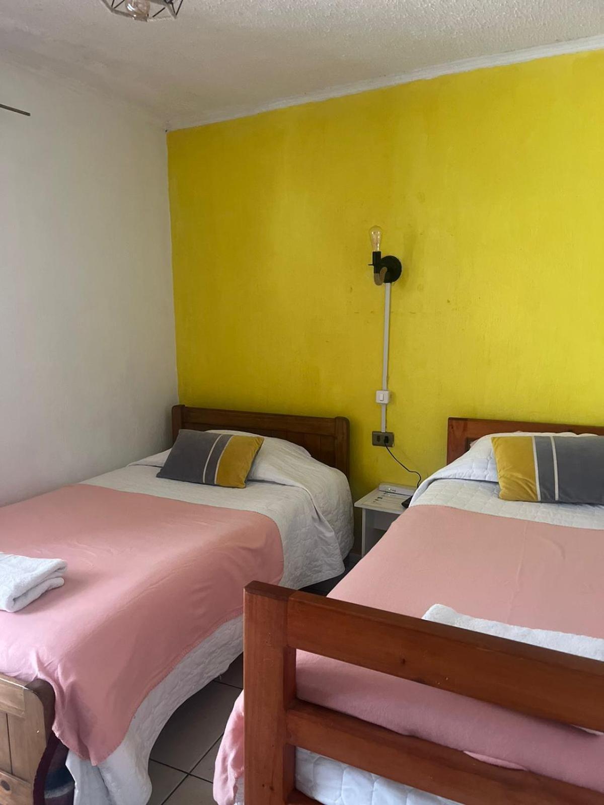 לה סרנה Hostal Avenue מראה חיצוני תמונה