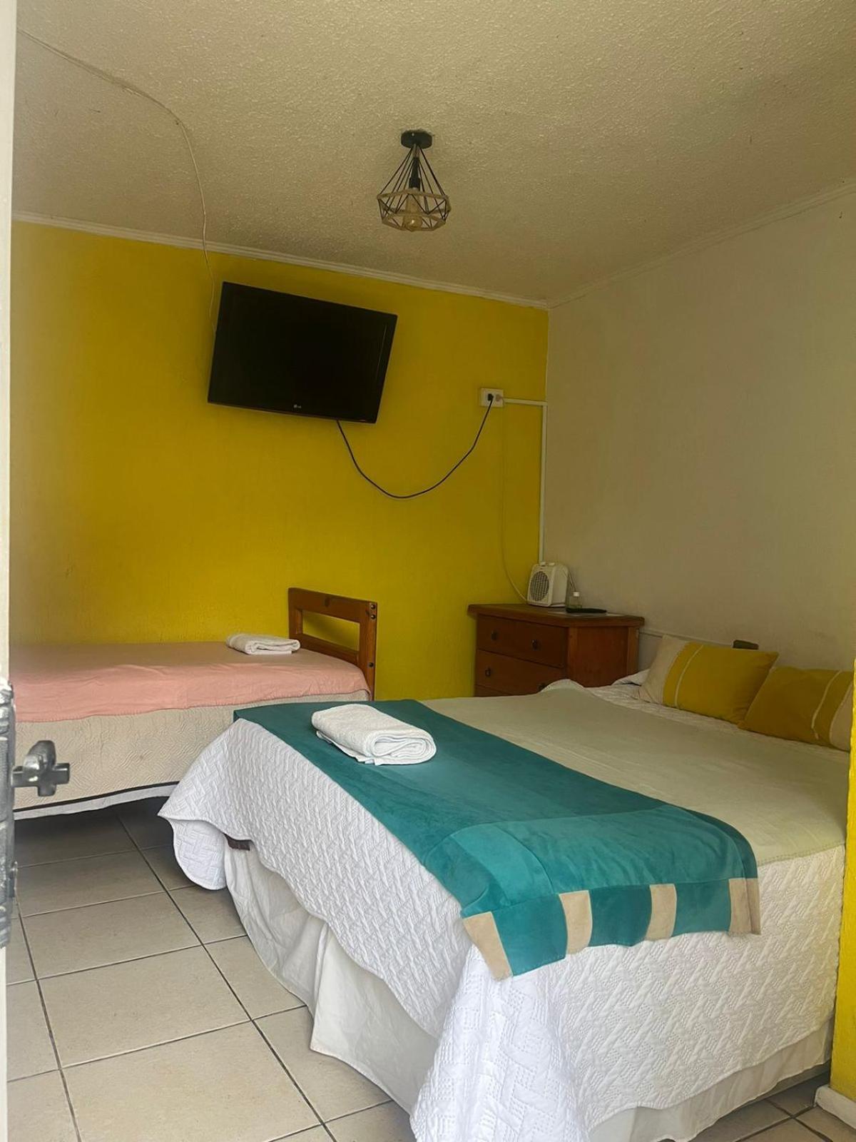 לה סרנה Hostal Avenue מראה חיצוני תמונה