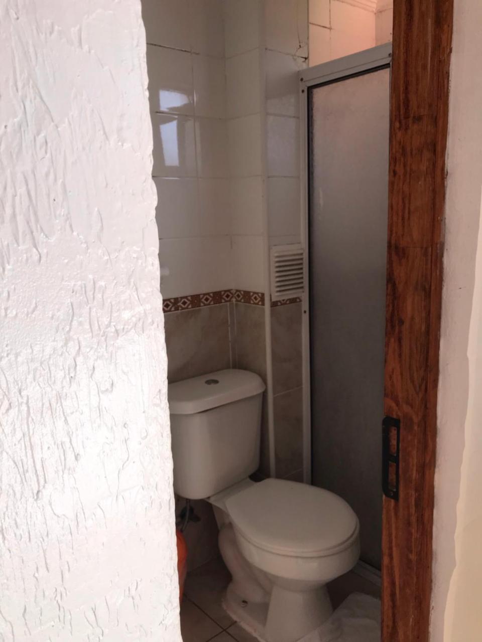 לה סרנה Hostal Avenue מראה חיצוני תמונה